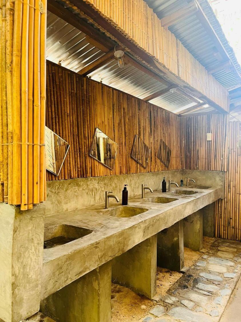 Oia Beach Hostel - Ель-Нідо Екстер'єр фото