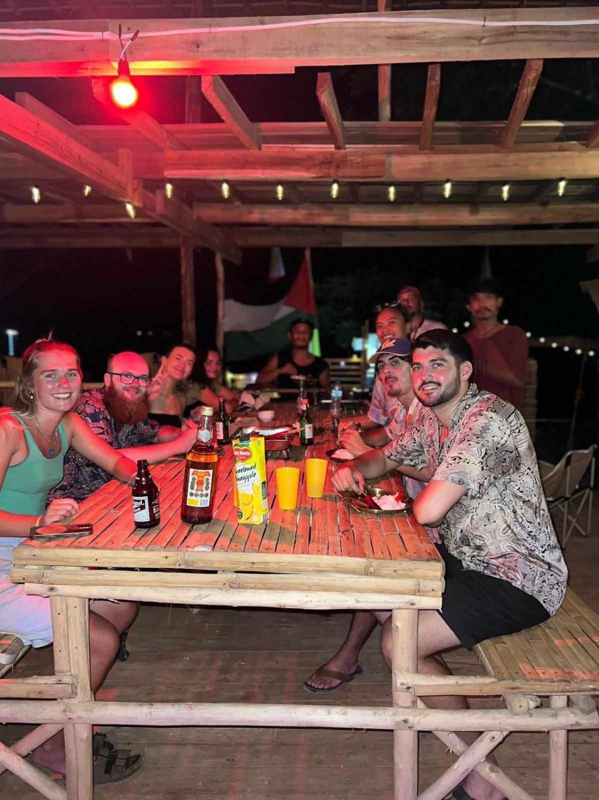 Oia Beach Hostel - Ель-Нідо Екстер'єр фото
